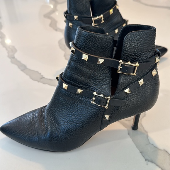 2.5” bootie all leather Valentino Garavani size 39.5, Made in Italy. - Picture 3 of 6